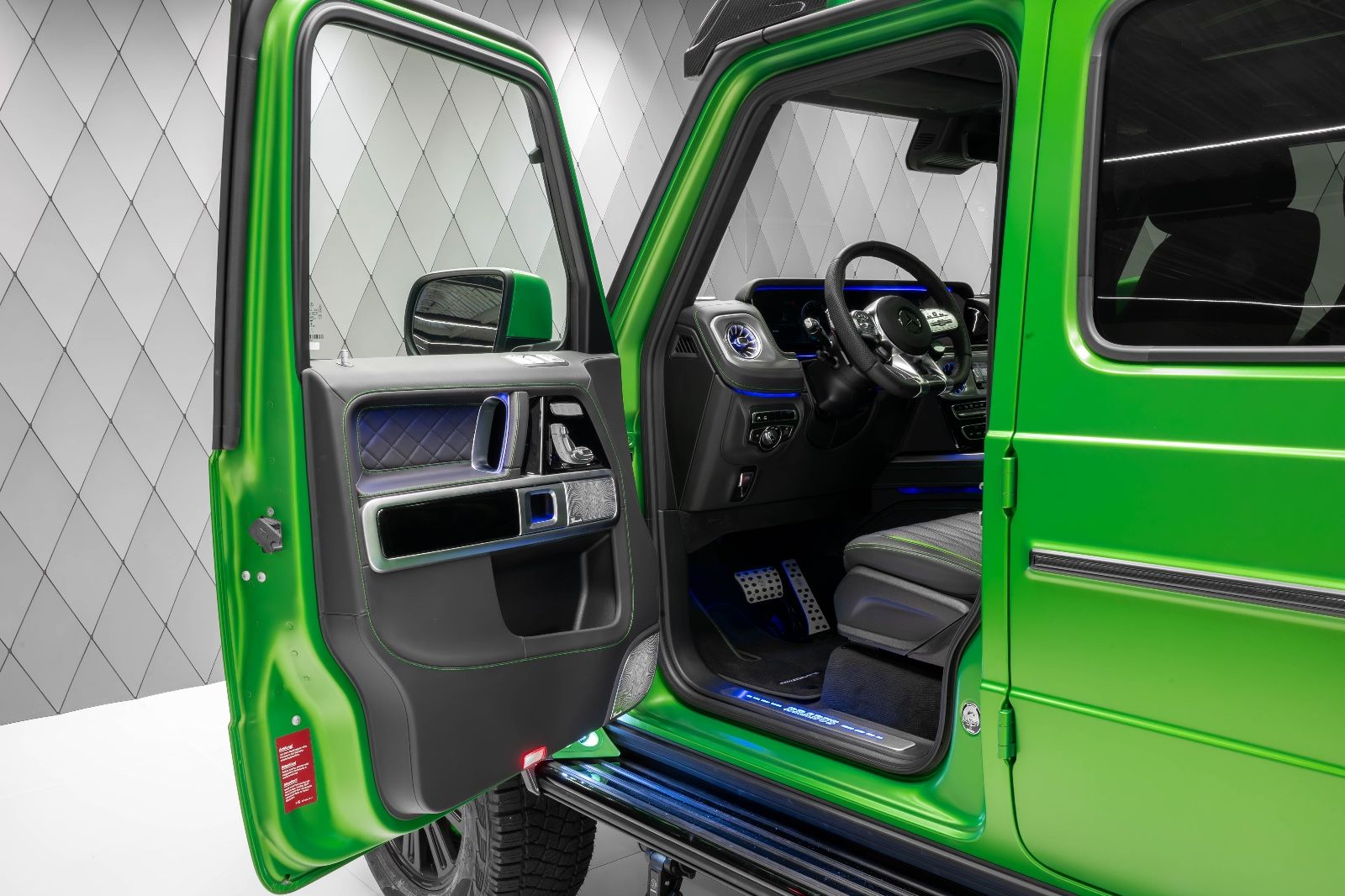Mercedes-Benz G 63 AMG 4x4² BRABUS 800 - Samsaru's Car Outlet