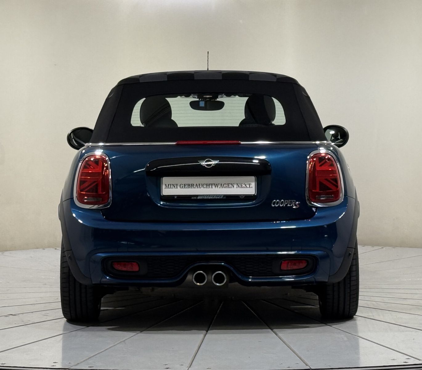 MINI Cooper S Cabrio Sidewalk - Samsaru's Car Outlet