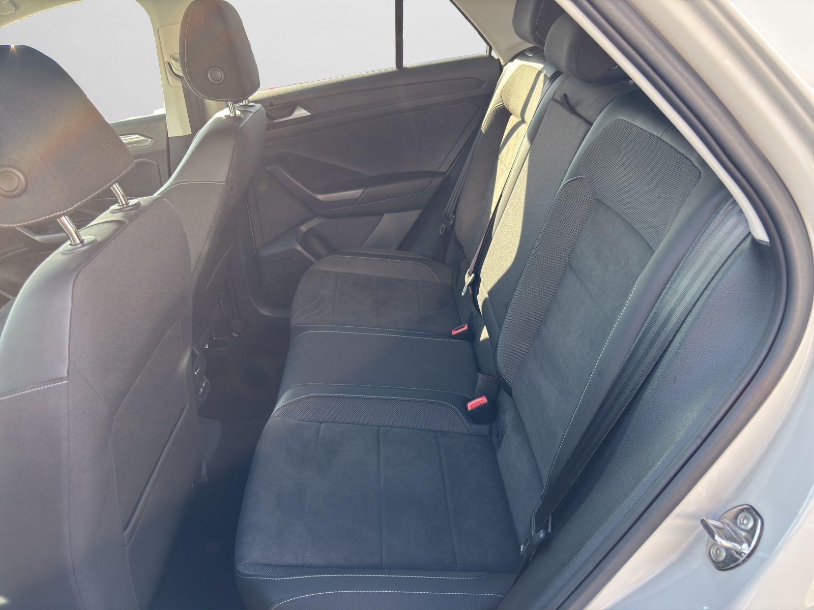 Volkswagen T-Roc Style 1.5 TSI DSG - Samsaru's Car Outlet