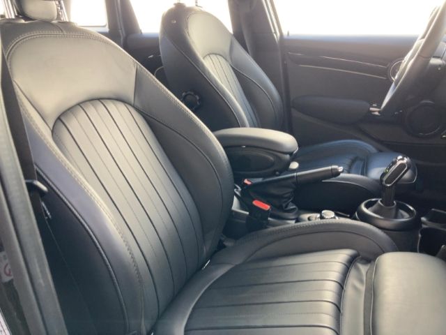 MINI Cooper Premium - Samsaru's Car Outlet