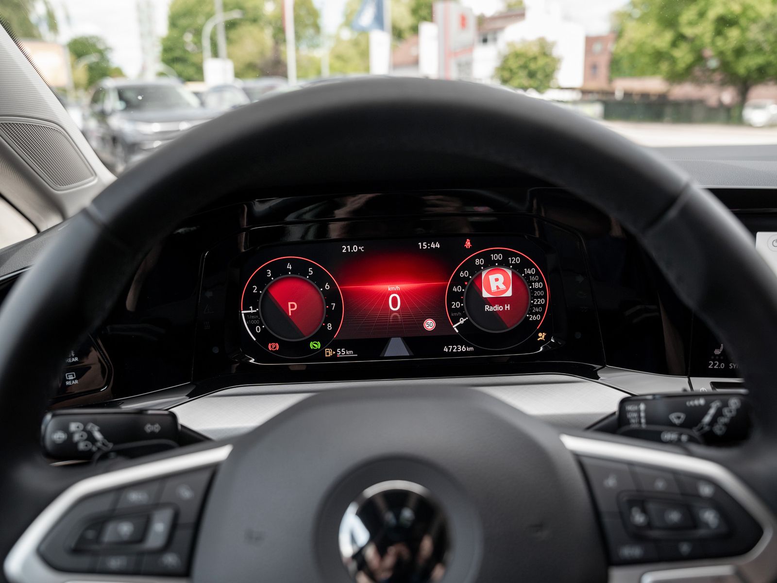 Volkswagen Golf Life 1.5 eTSI DSG - Samsaru's Car Outlet
