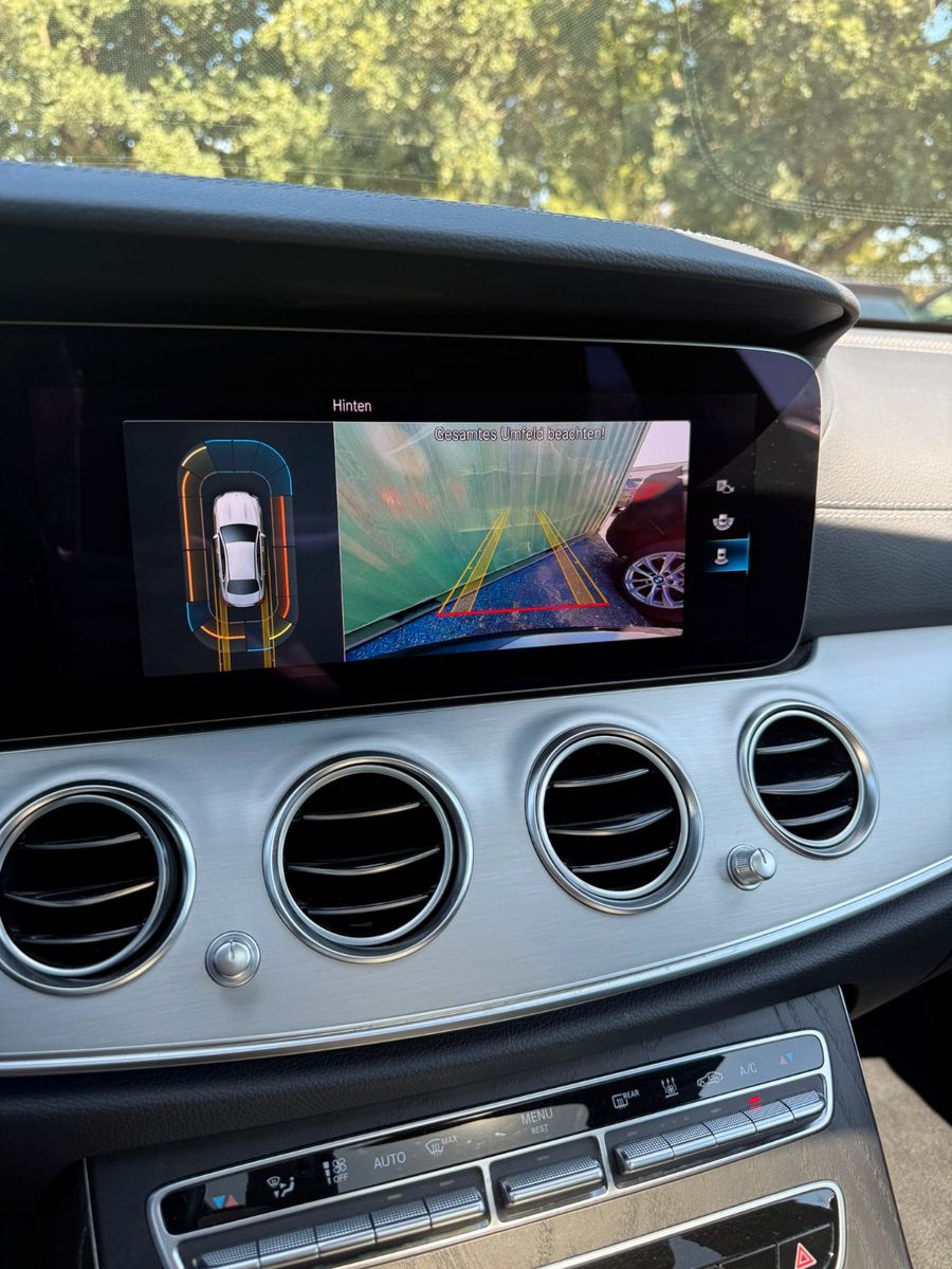 Mercedes-Benz E-Klasse 300E - Samsaru's Car Outlet