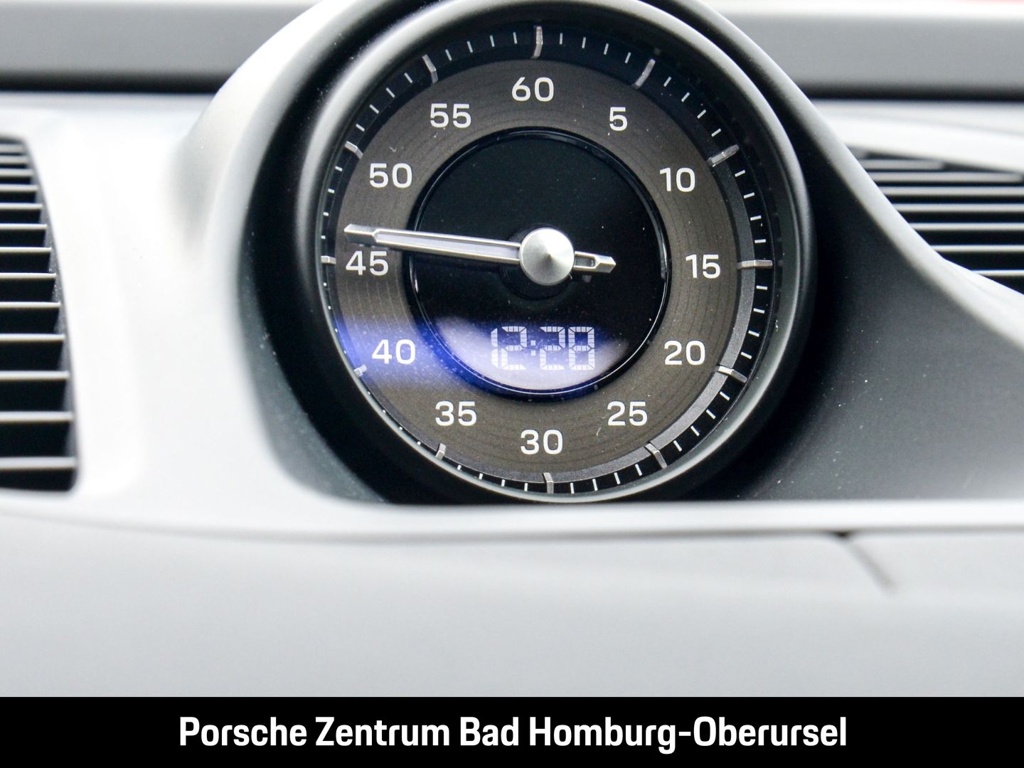 Porsche Macan Turbo - Samsaru's Car Outlet