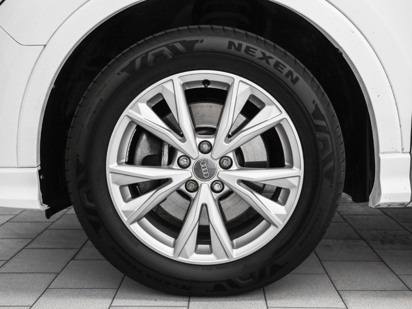 Audi Q3 40 TFSI quattro S line - Samsaru's Car Outlet