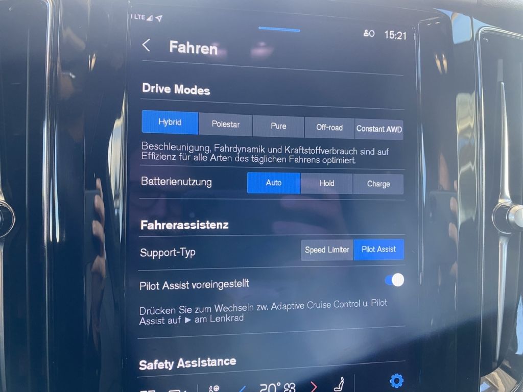 Volvo XC60 R Design Recharge Plug-In Hybrid AWD T8 Twi