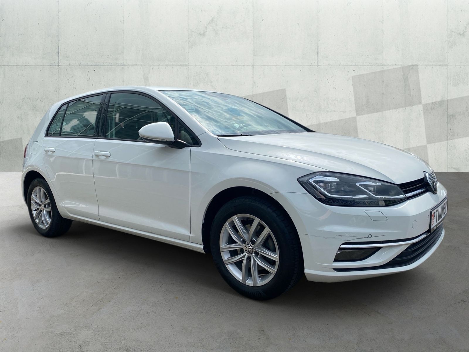 Volkswagen Golf VII 1.5 TSI DSG COMFORT - Samsaru's Car Outlet