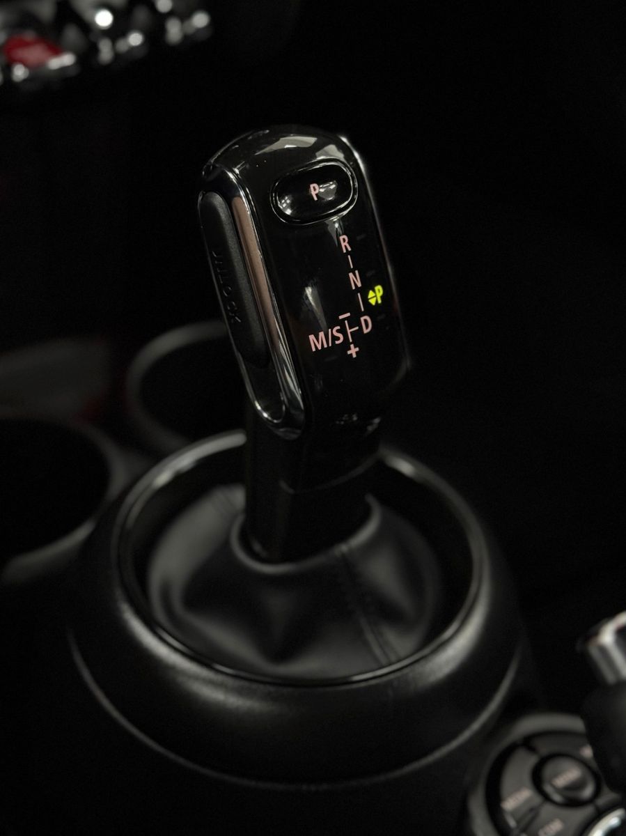 MINI Cabrio Cooper - Samsaru's Car Outlet