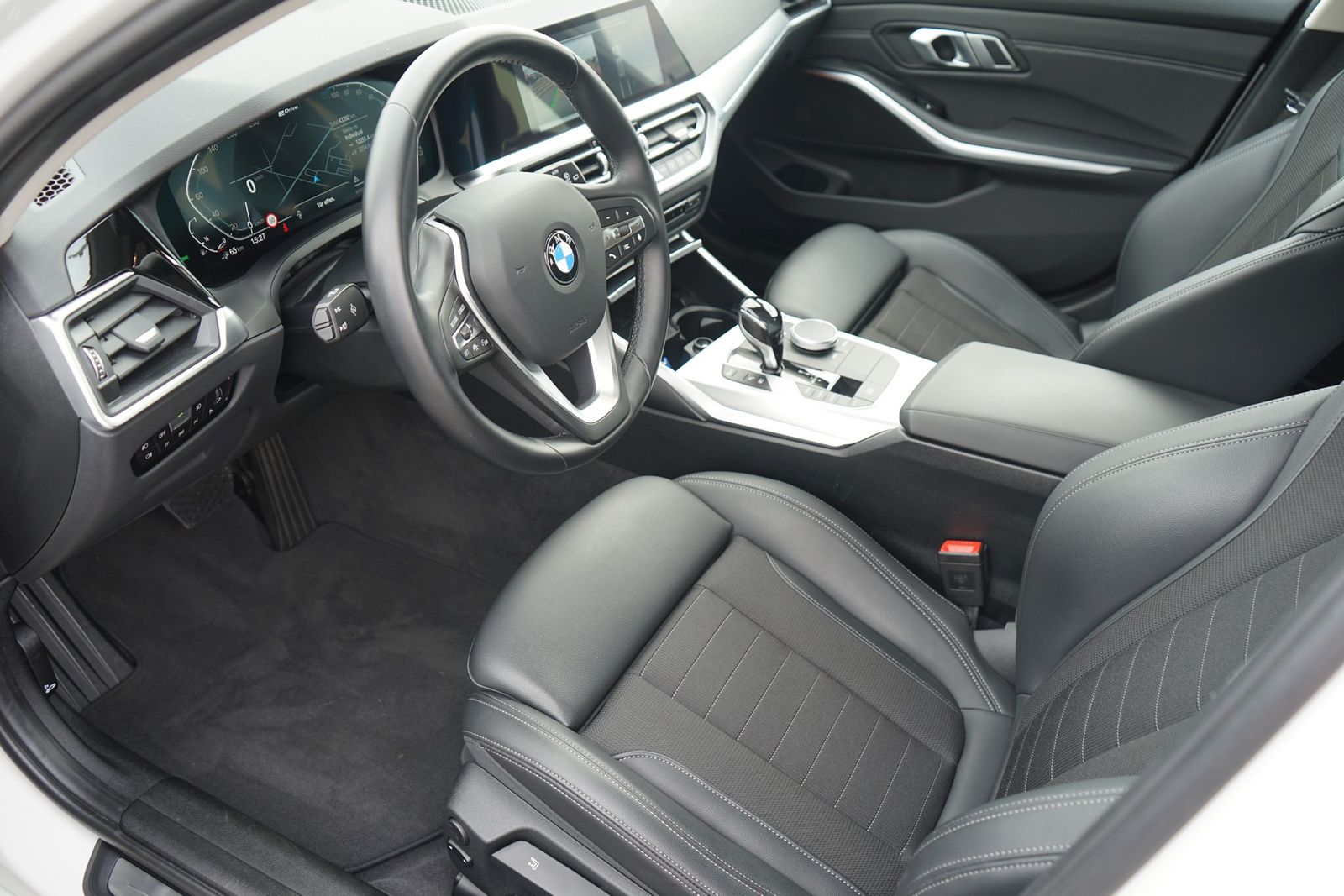 BMW 320e Touring xDrive Sport Line - Samsaru's Car Outlet