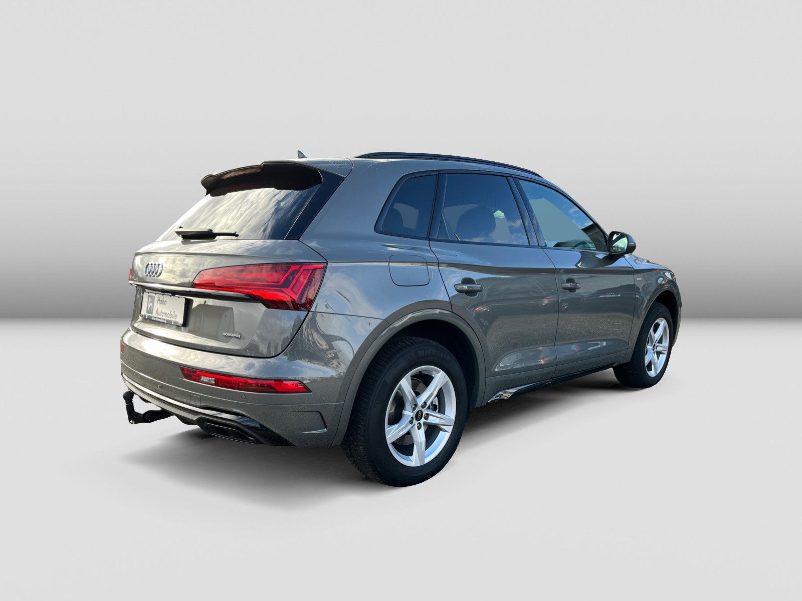 Audi Q5 40 TDI quattro s-line s-tronic - Samsaru's Car Outlet