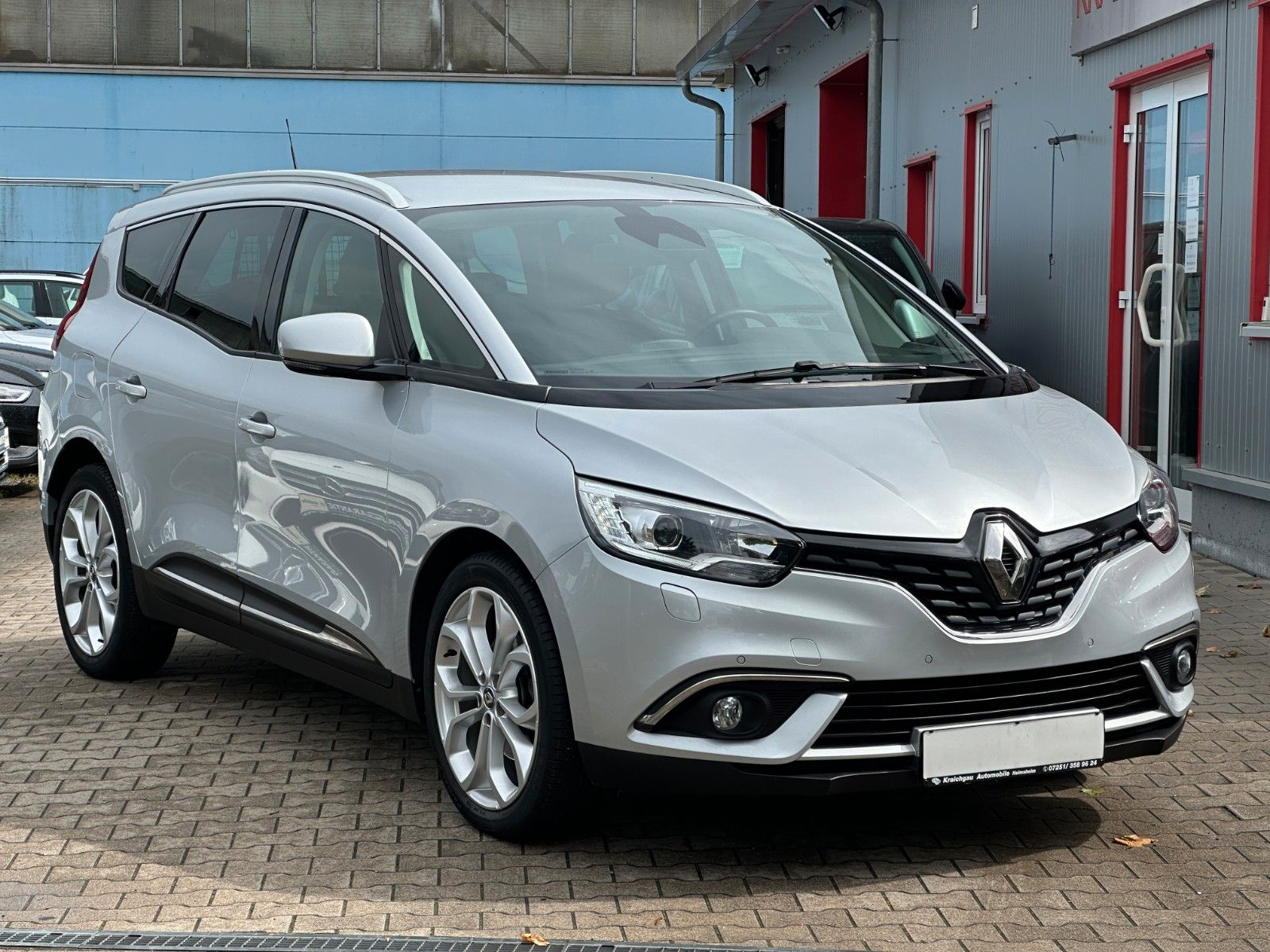 Renault Grand Scenic 160 EDC - Samsaru's Car Outlet