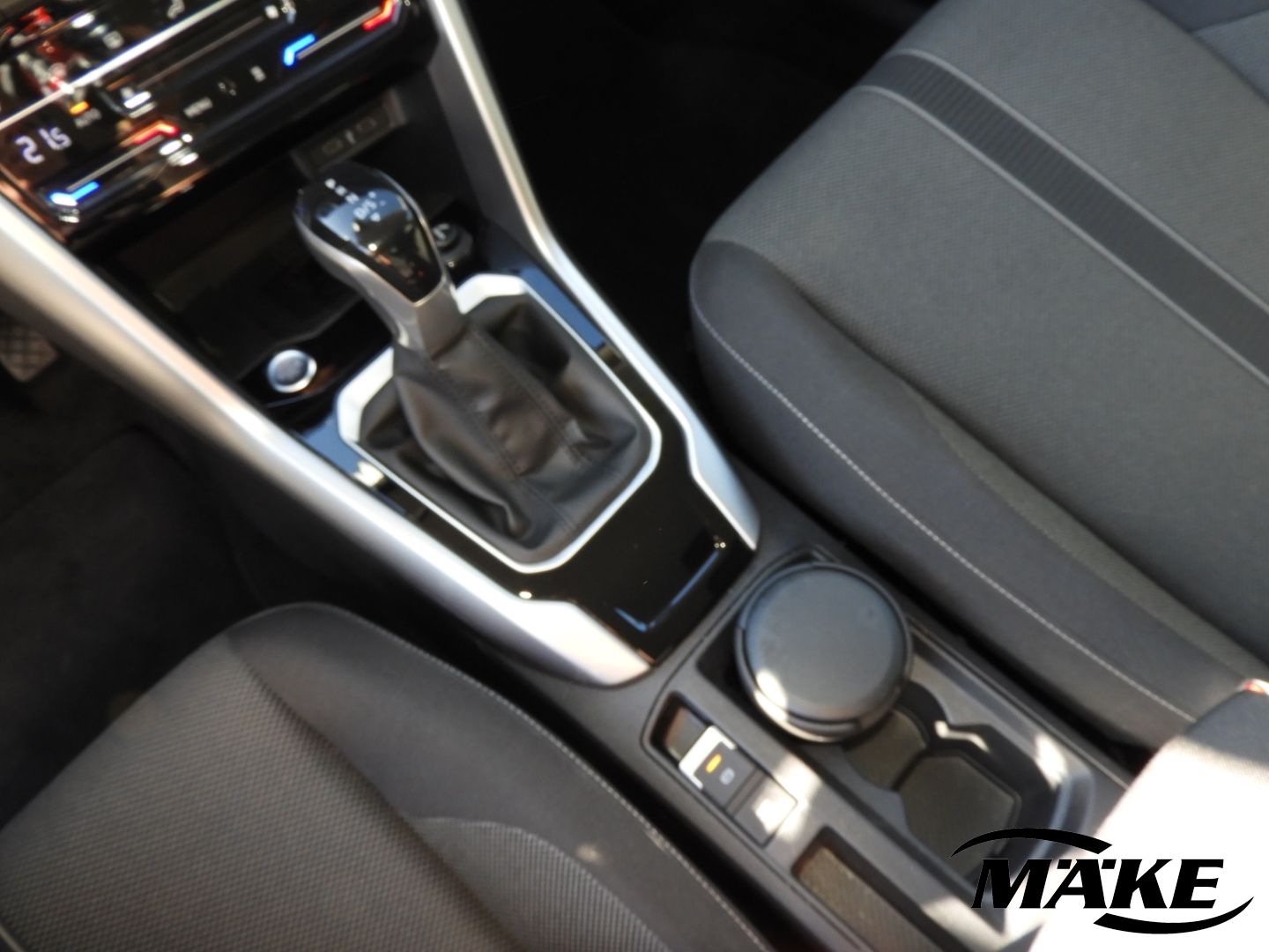 Volkswagen T-Roc Life 1.5 TSI DSG - Samsaru's Car Outlet
