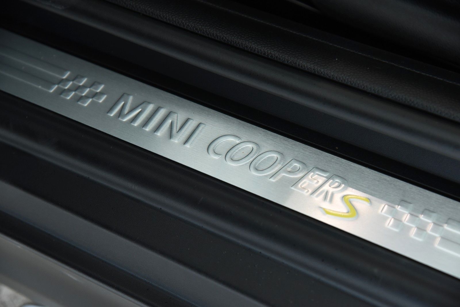 MINI Mini Cooper SE Classic - Samsaru's Car Outlet