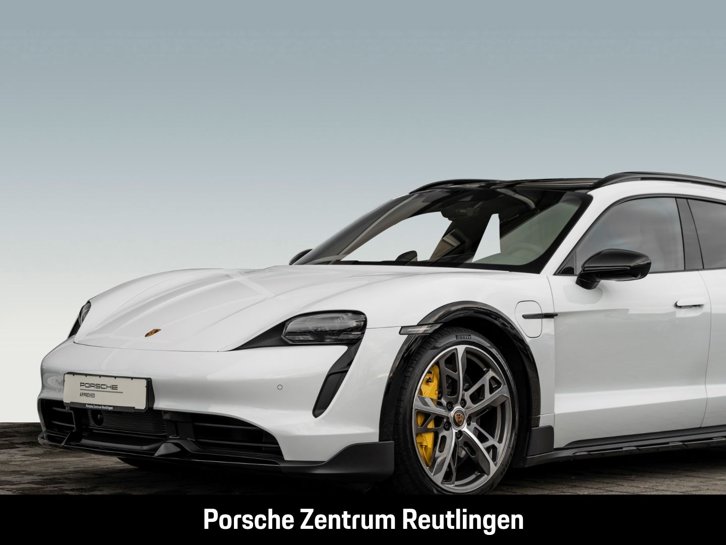 Porsche Taycan Turbo S Cross Turismo InnoDrive Head-Up