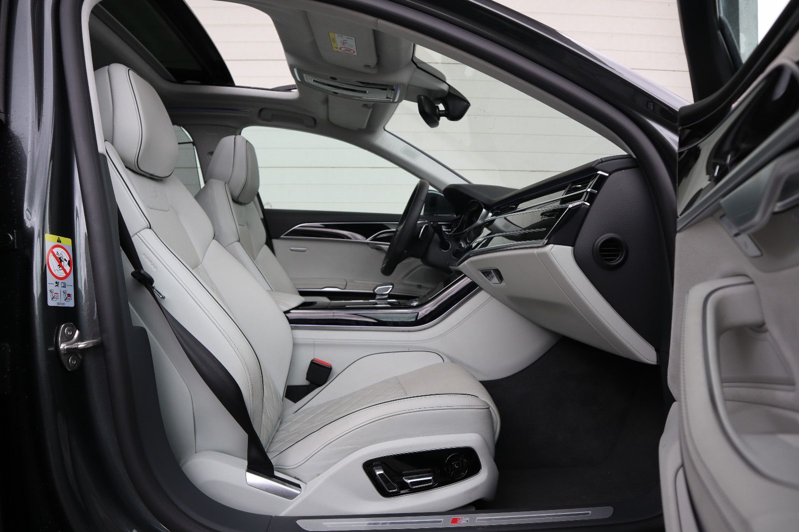 Audi A8 50 TDI exclusive S-LINE - Samsaru's Car Outlet