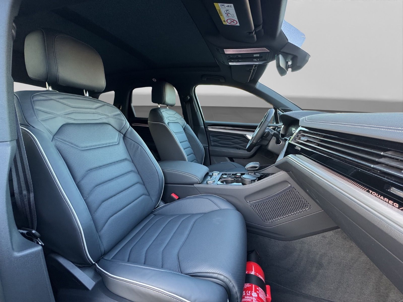 Volkswagen Touareg R-Line V6 TDI 4M Black Style | AHK PANO
