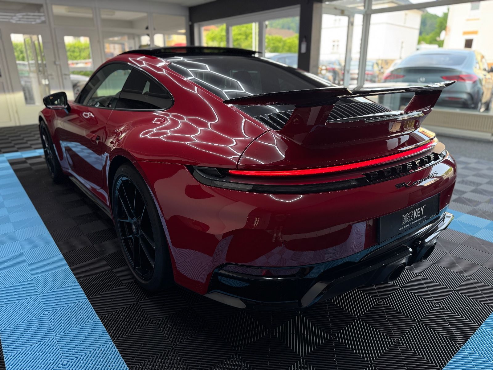Porsche 992.2 Carrera GTS - Samsaru's Car Outlet