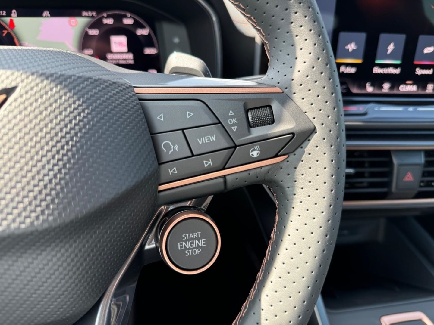 Cupra Formentor 1.5 e-Hybrid VZ AHK Matrix Sennheiser