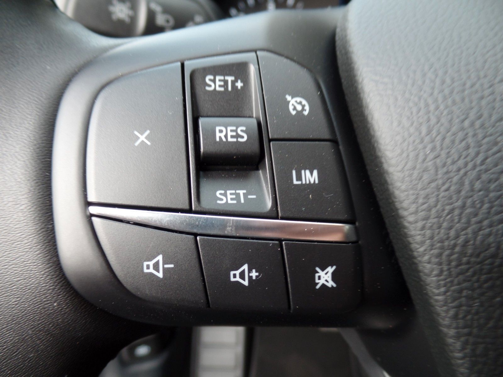 Ford Kuga 2.0l - Samsaru's Car Outlet