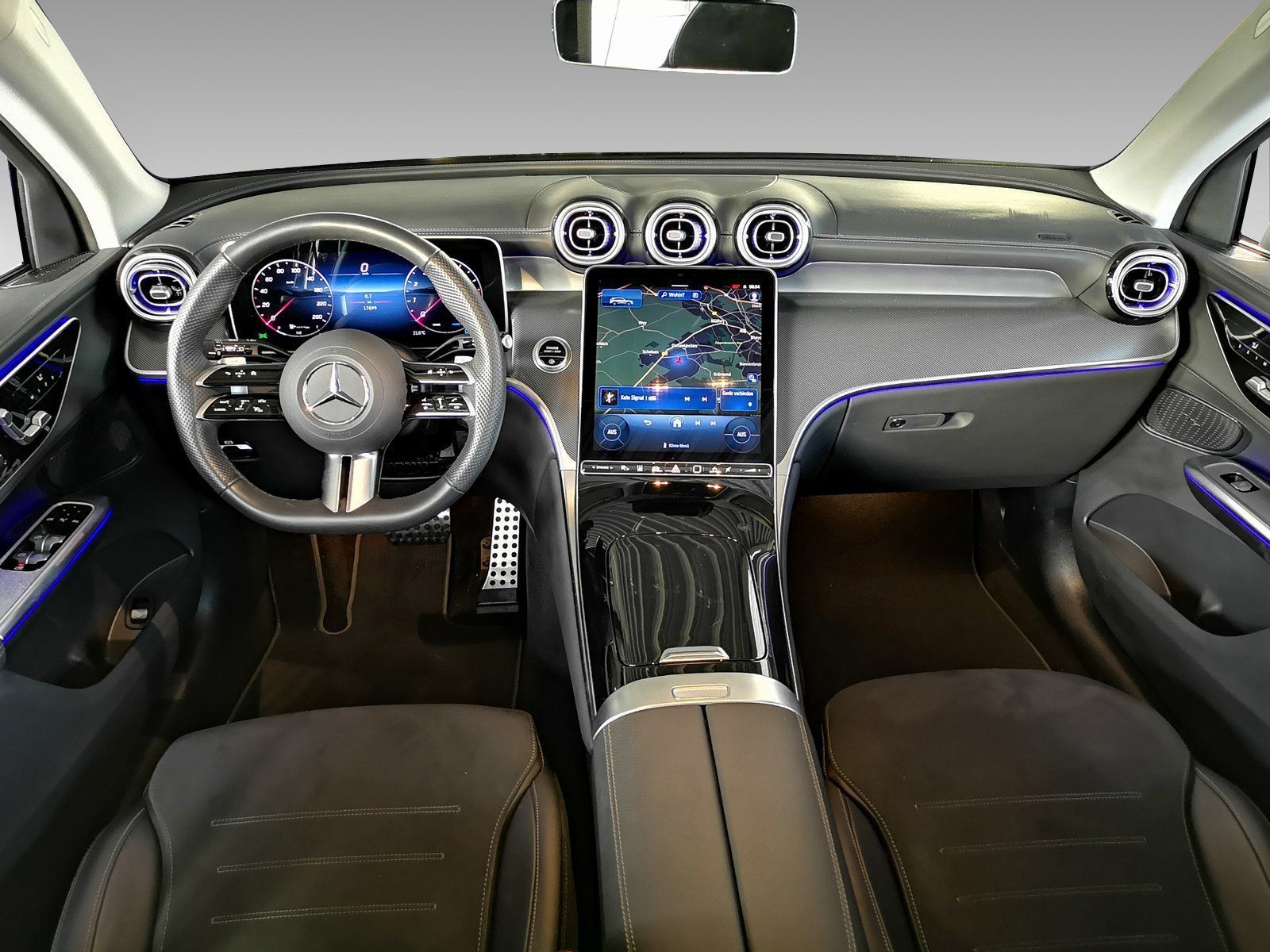 Mercedes-Benz GLC 300 4M AMG PREMIUM+PANO+AHK+STANDHEIZUNG+360