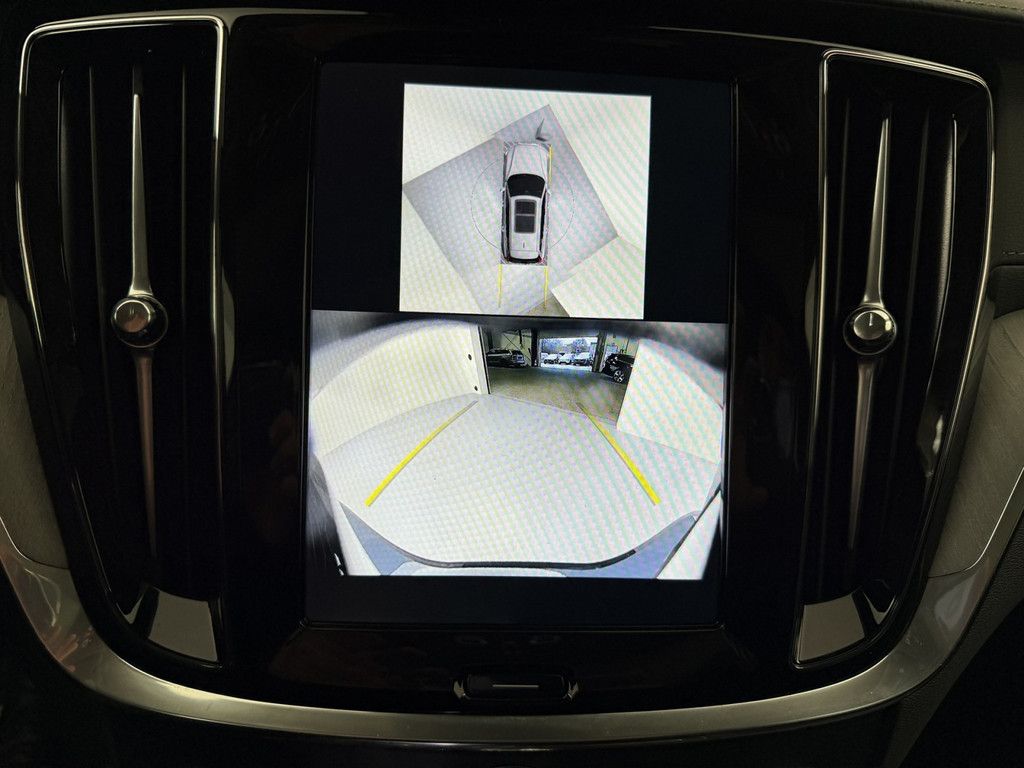 Volvo V60 T8 Ultra Dark Plug-In Hybrid AWD PANO 360°