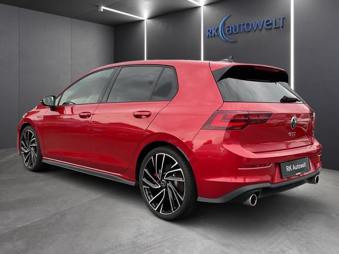 Volkswagen Golf GTI 8 VIII 2.0 TSI - Samsaru's Car Outlet