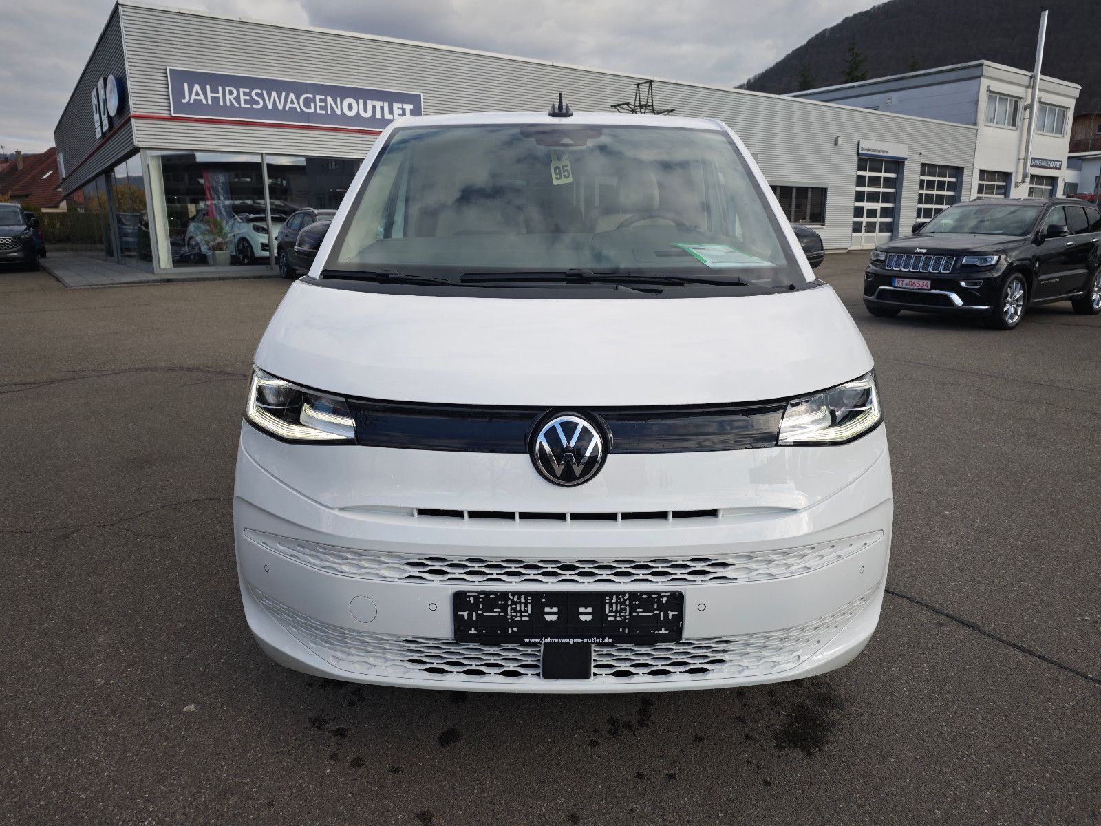 Volkswagen T7 - Samsaru's Car Outlet