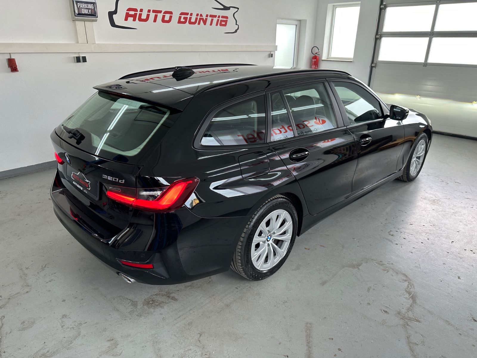 BMW 320 d Touring - Samsaru's Car Outlet