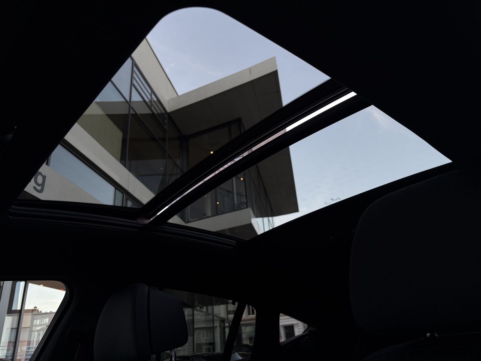 BMW X6 xDrive40d MSport PANO AHK DA PROF PA PROF 22"