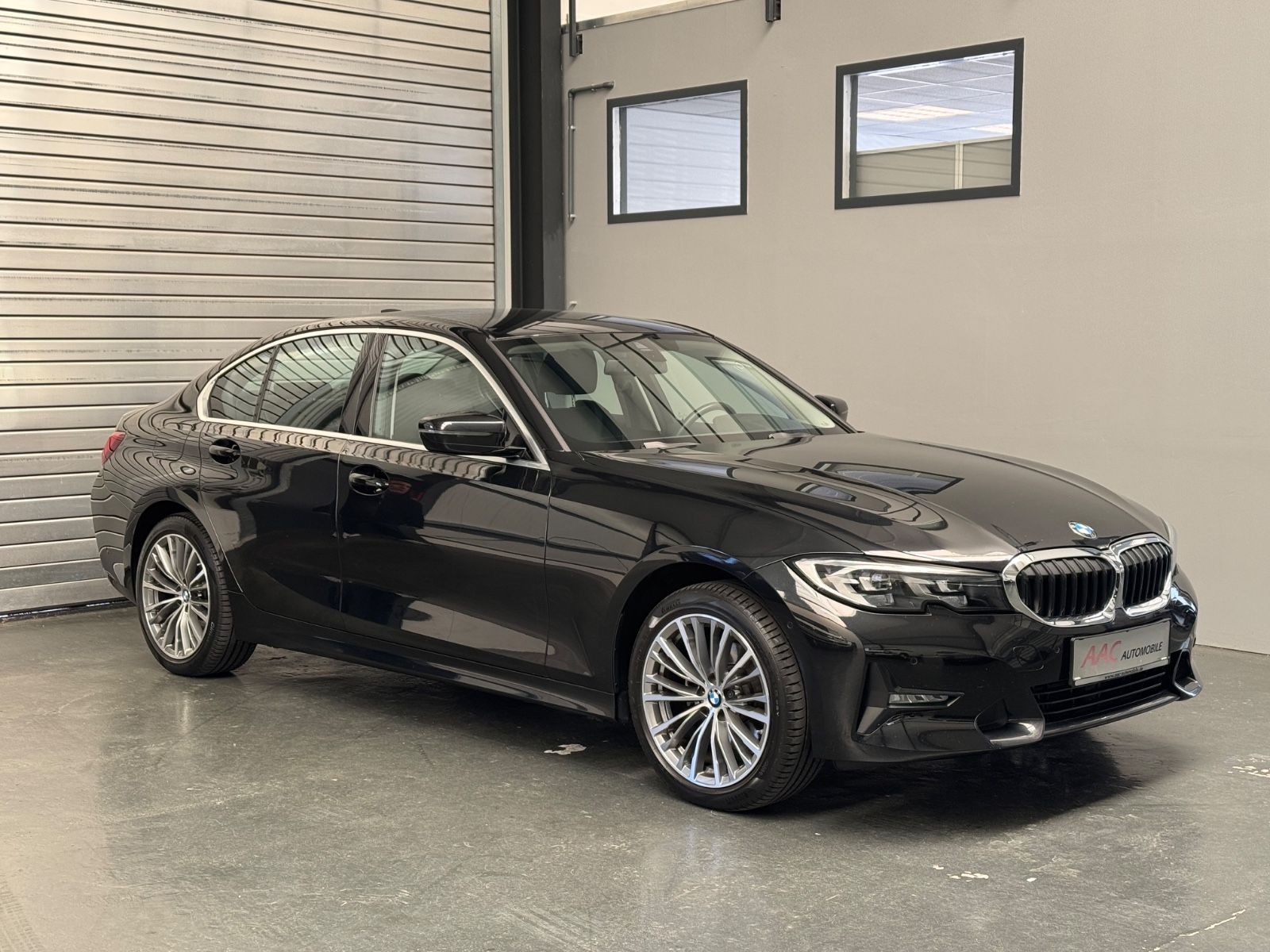 BMW 320 xDrive Sport Line - Samsaru's Car Outlet
