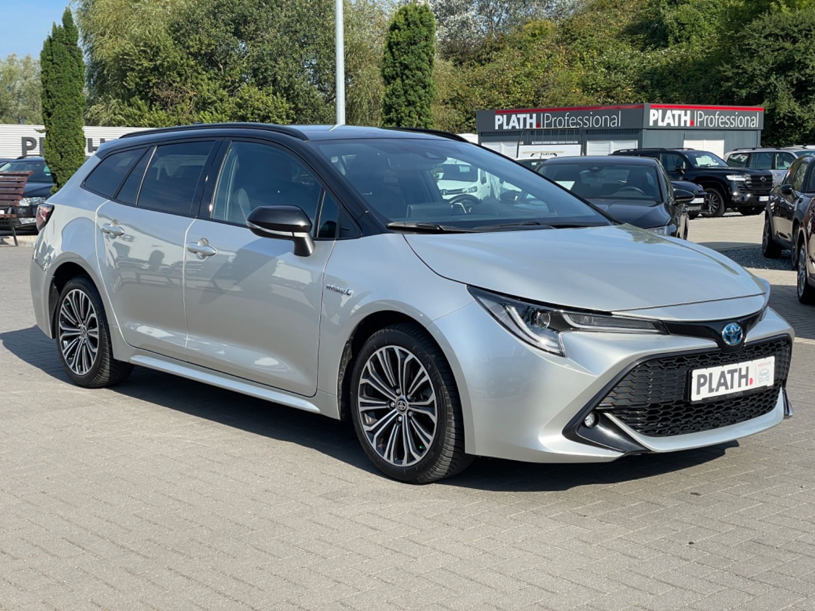 Toyota Corolla Touring Sports Hybrid - Samsaru's Car Outlet