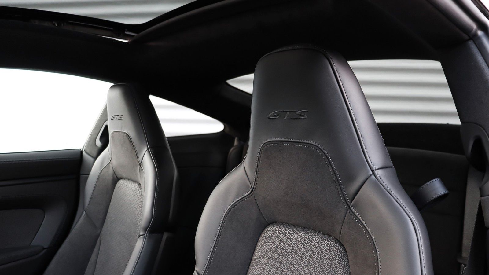 Porsche 911 992.2 Carrera 4 GTS Coupé,Lift,BOSE,Schiebe