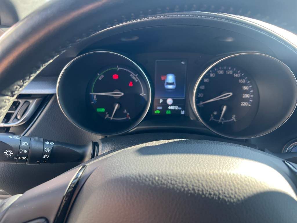 Toyota C-HR Hybrid Style - Samsaru's Car Outlet