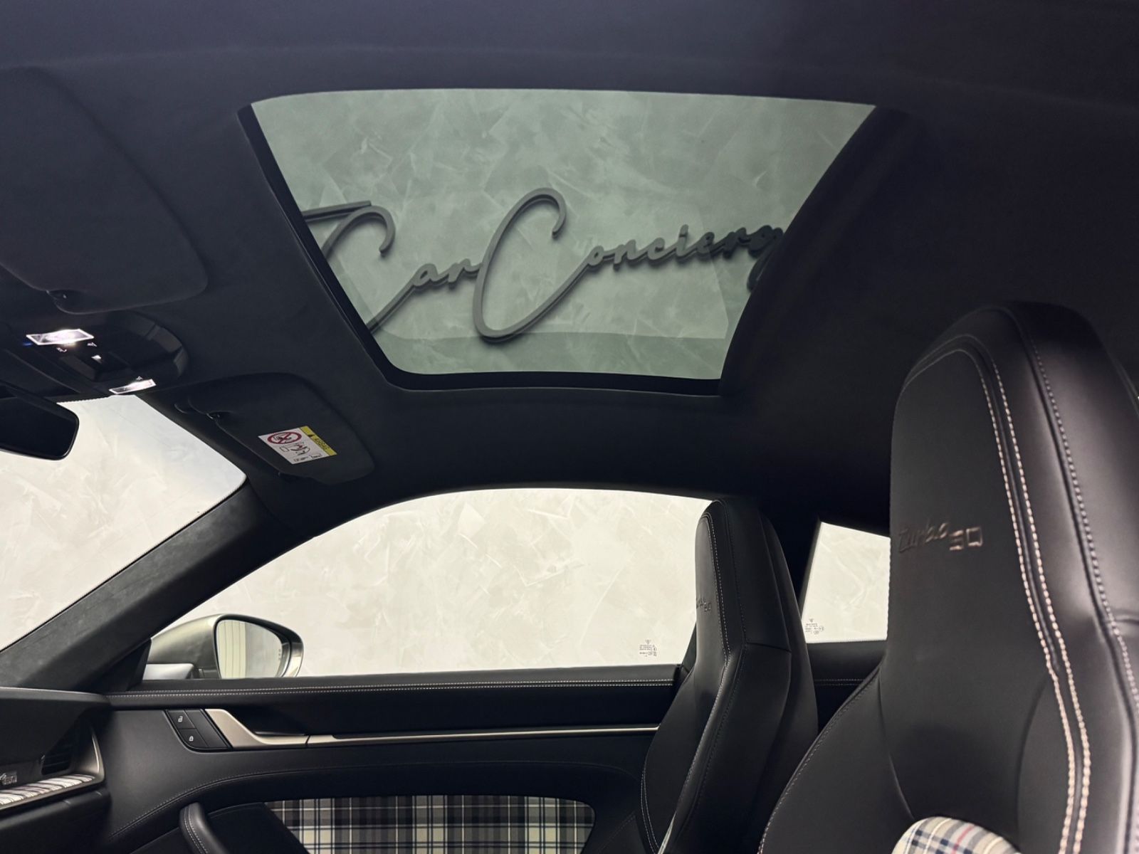 Porsche 992 Turbo50 HERITAGE BLANCO COC PY25