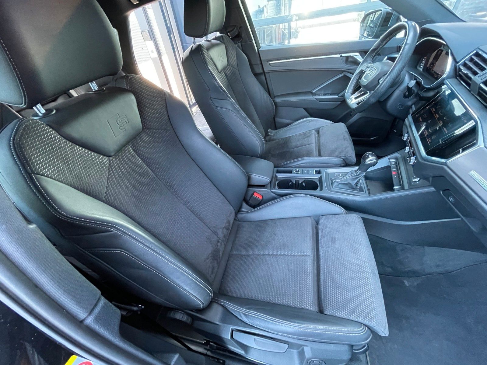 Audi Q3 Sportback 2,0TFSI quattro Sline Black - Samsaru's Car Outlet
