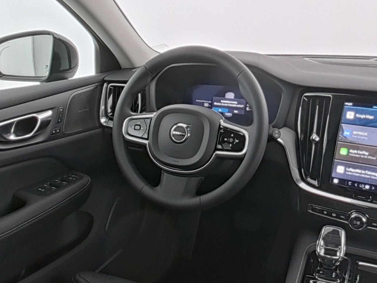 Volvo V60 T6 Recharge AWD PlusDark+AHK+PANO+360°+LM 19