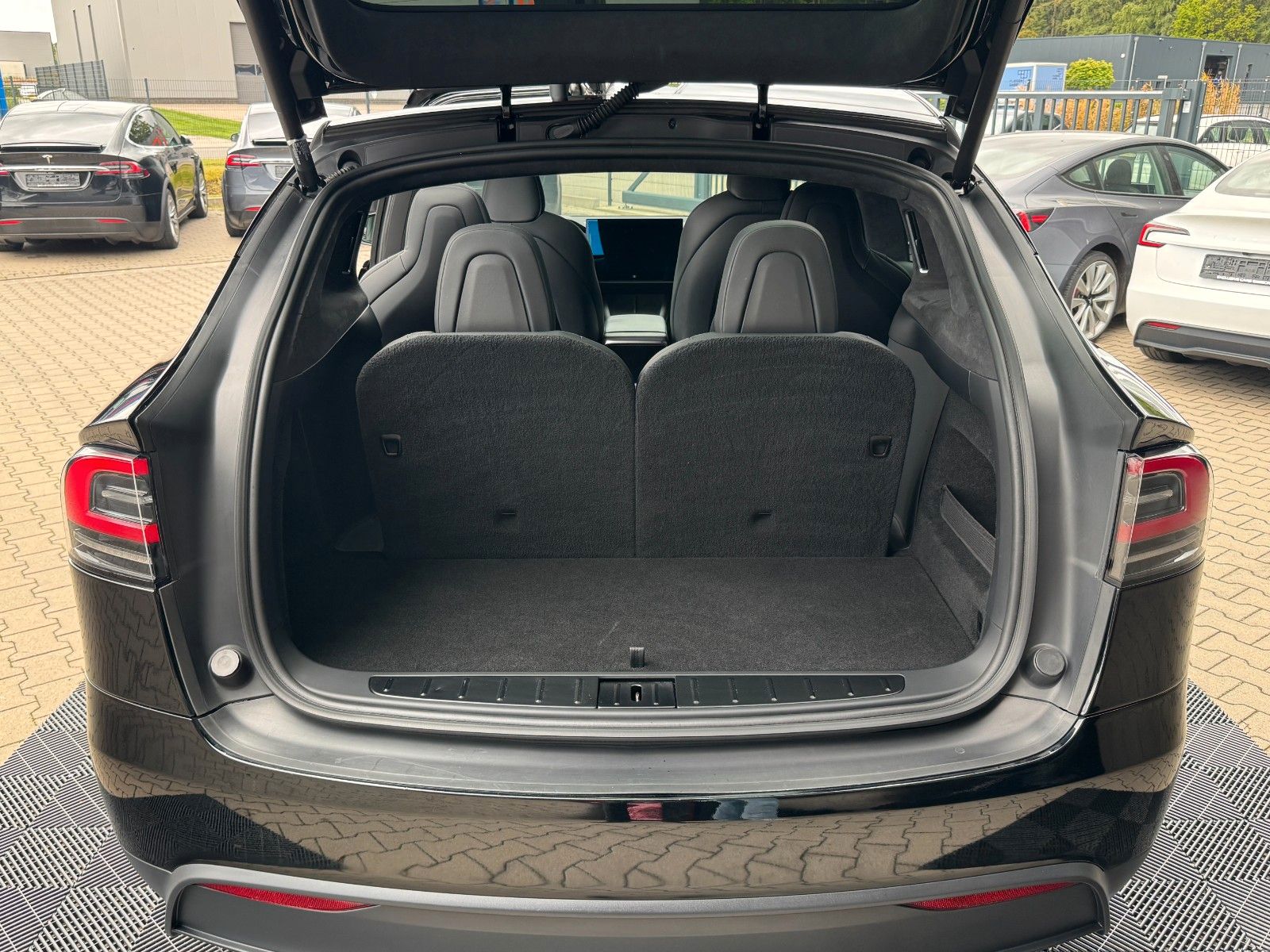 Tesla MODEL X PALLADIUM |  HW 4 USS | 6 SEATER |