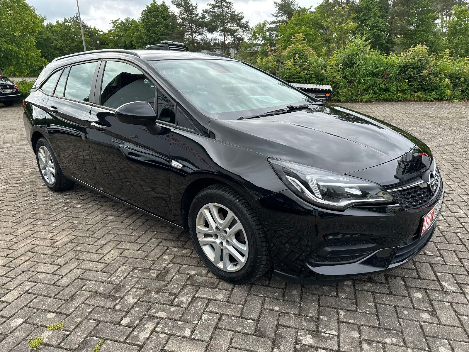 Opel Astra K 1.4 Turbo Sports Tourer Edition - Samsaru's Car Outlet