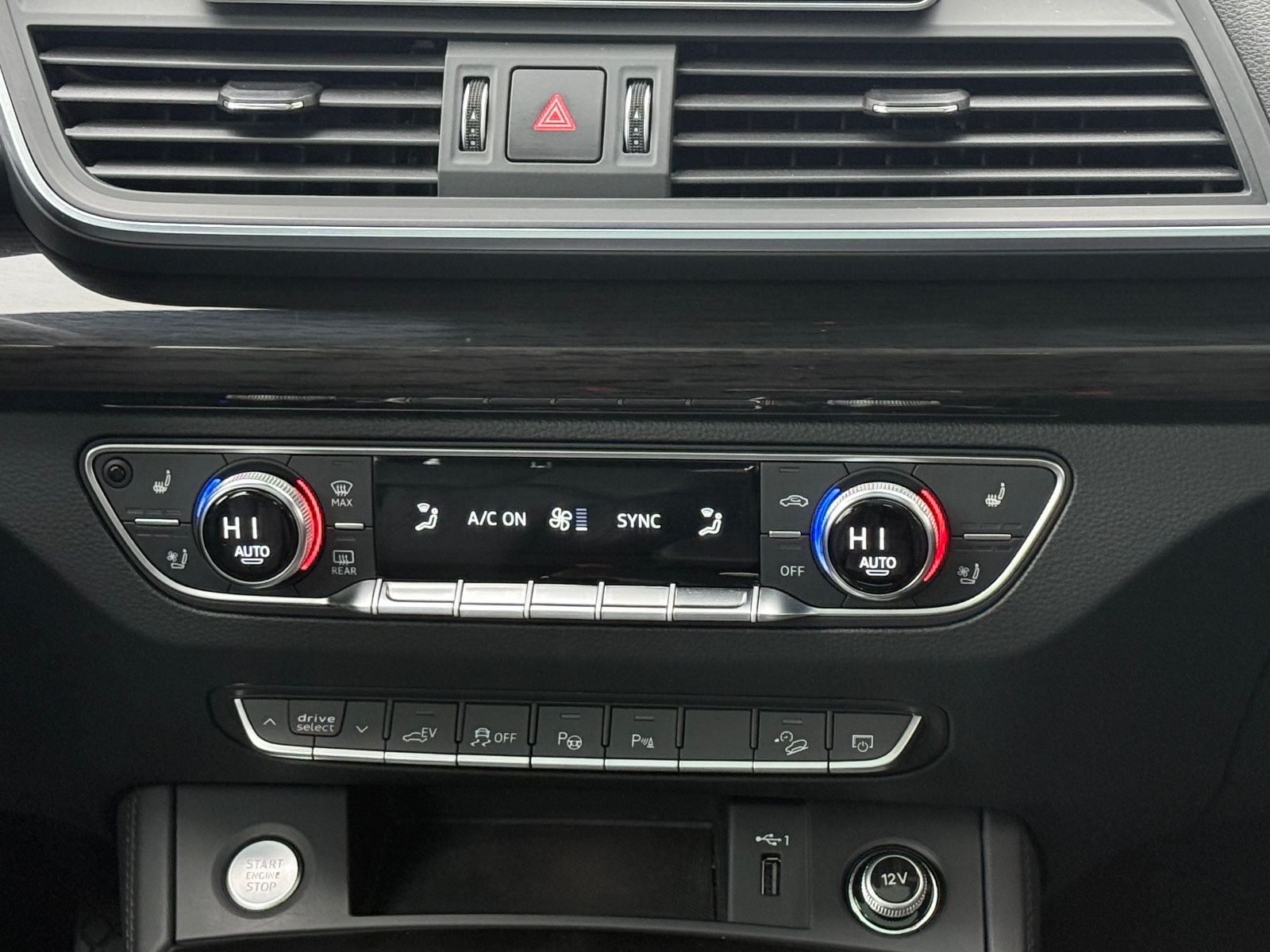 Audi Q5 50 TFSI e quattro S-Line Leder LED Automatik