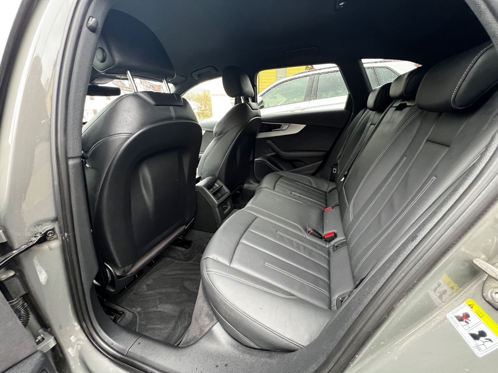 Audi A4 Avant 40 TDI S line - Samsaru's Car Outlet