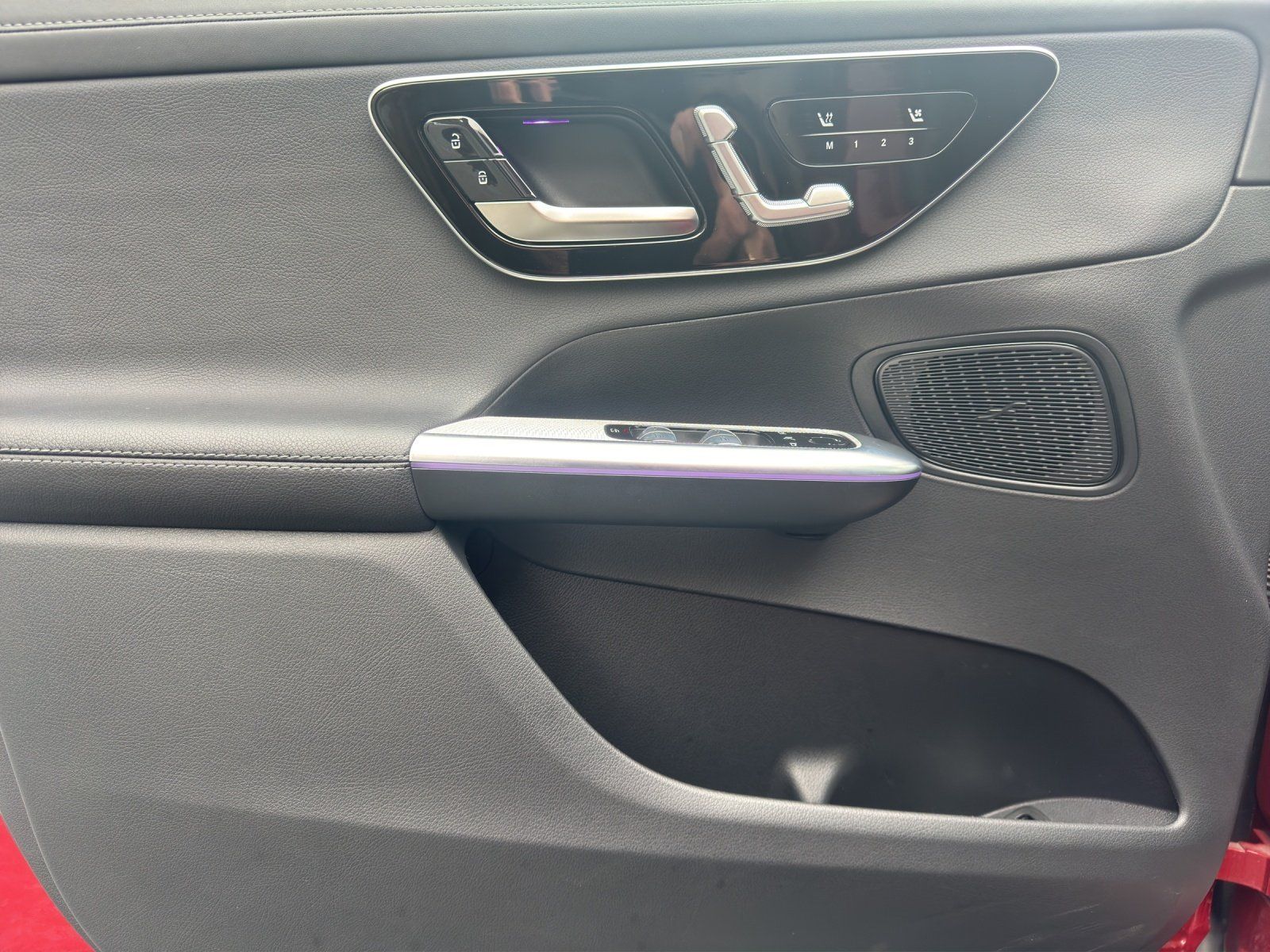 Mercedes-Benz GLC300 AMG Advan DISTRO Pano AHK Masage AIRMATIC
