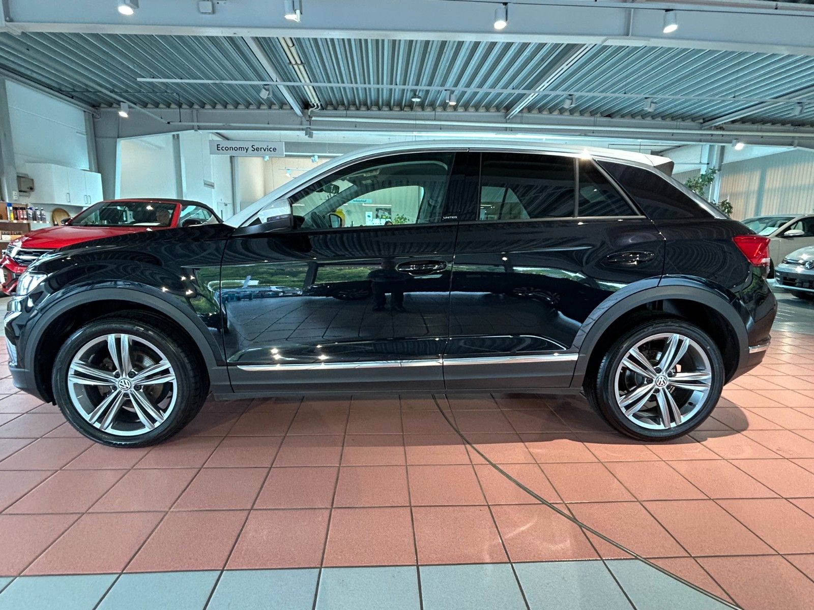 Volkswagen T-ROC 1.5 TSI United - Samsaru's Car Outlet
