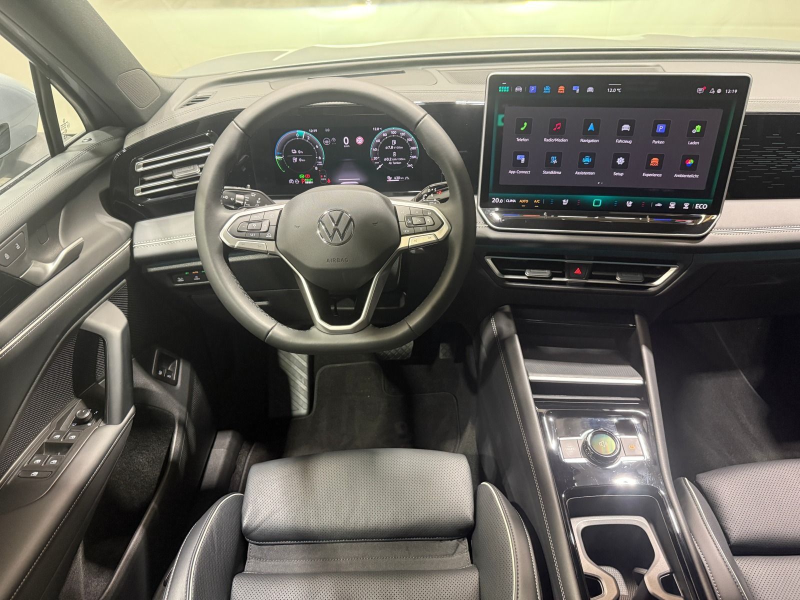 Volkswagen Tiguan Elegance 1.5 eHybrid | AHK MATRIX ACC DCC