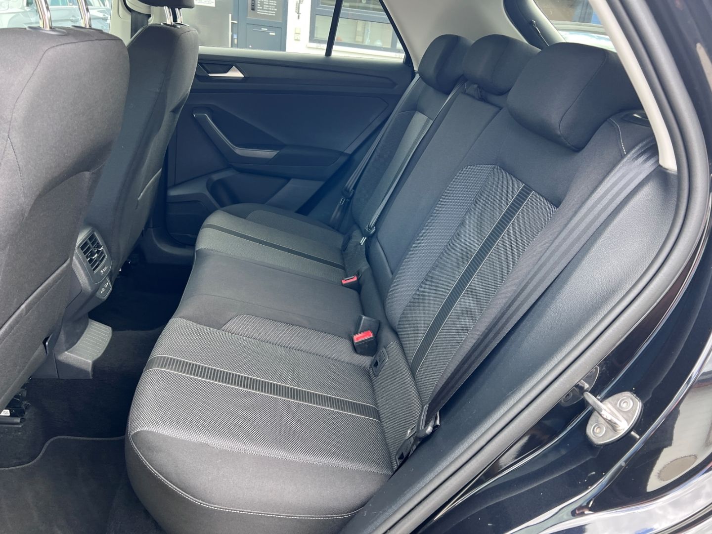 Volkswagen T-Roc 1.0TSI Life - Samsaru's Car Outlet