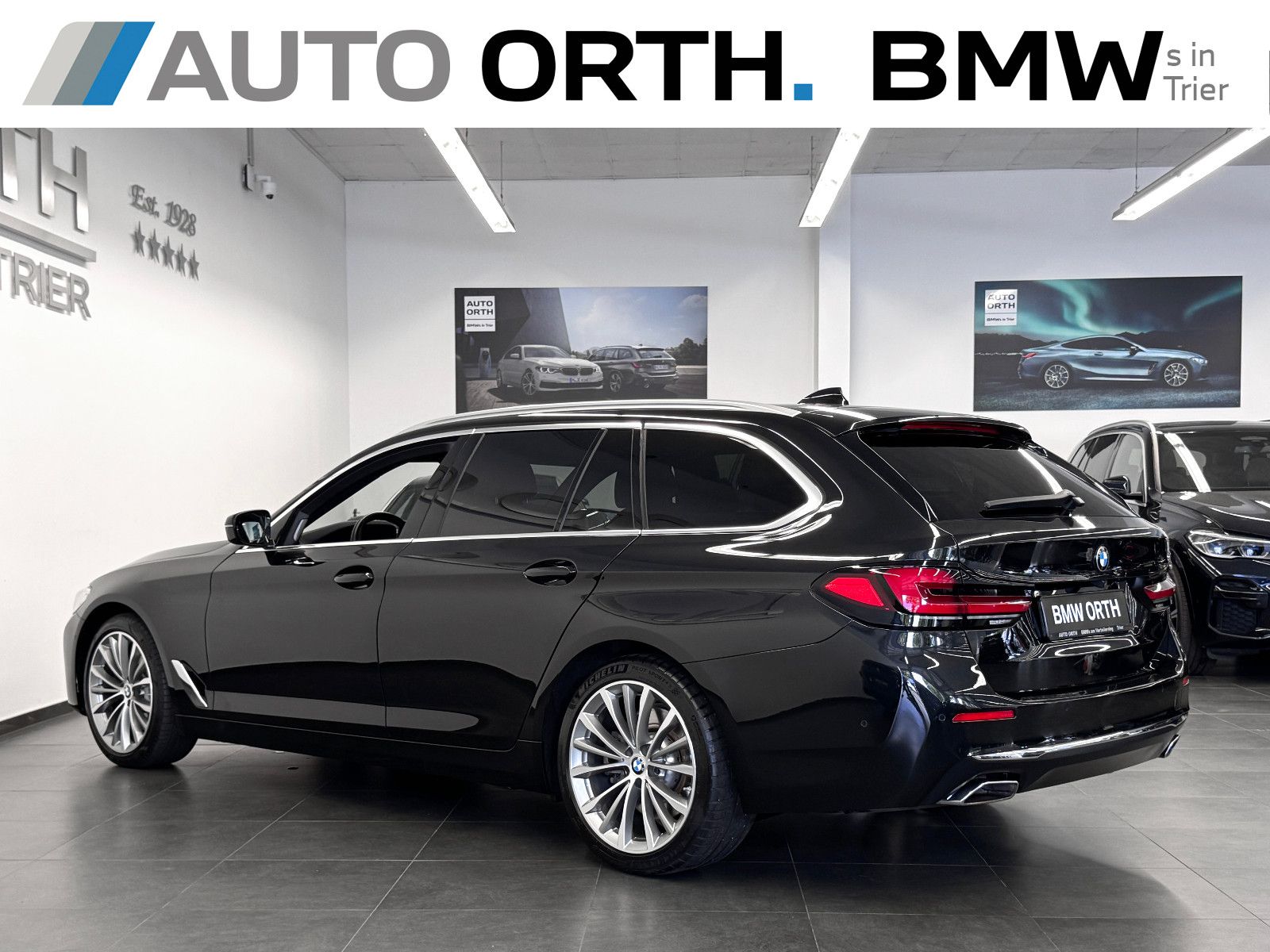 BMW 530d xDrive Touring PANO ST-HZG MASSAGE SITZLÜFT