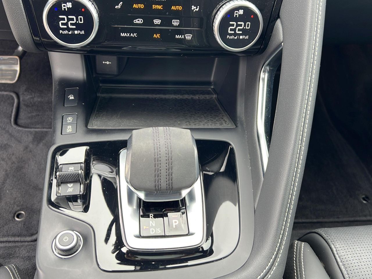 Jaguar E-Pace P250 AWD R-Dynamic Black