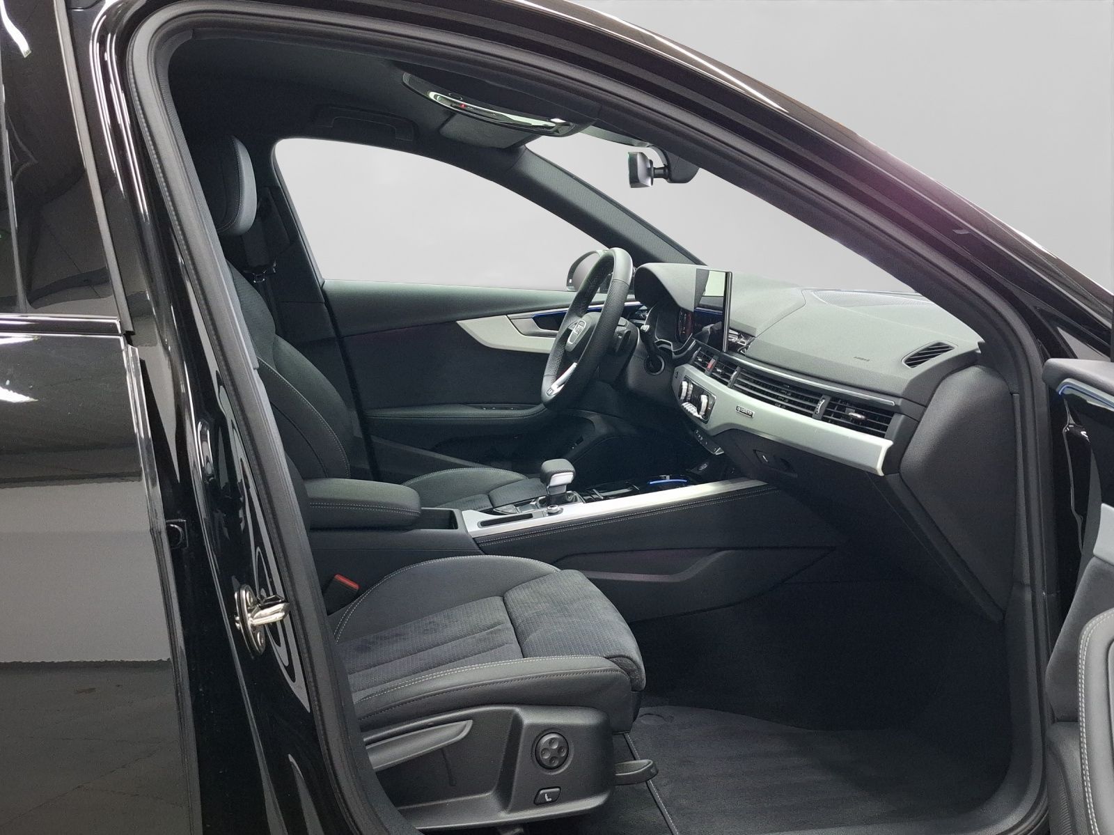 Audi A4 Avant 40 TFSI Q 2x S LINE AHK LM19 MATRIX-LED