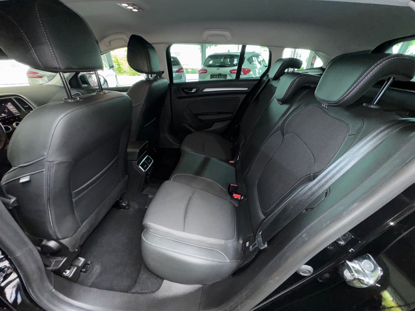 Renault Megane Grandt 1.5dci Intens - Samsaru's Car Outlet
