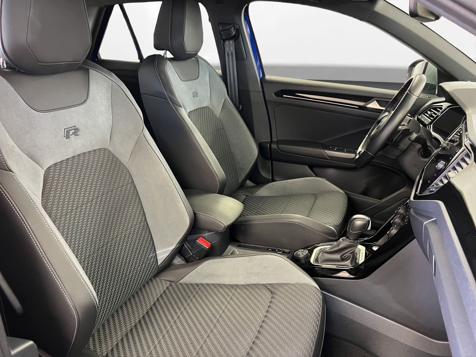 Volkswagen T-Roc R 4M - Samsaru's Car Outlet