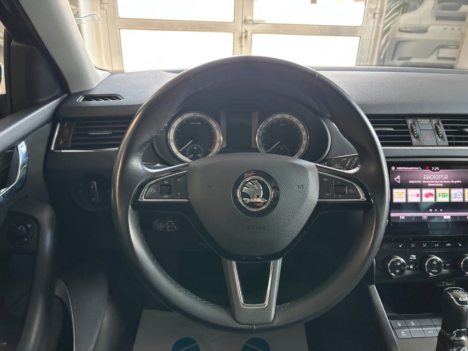 Skoda Octavia Combi Style 4x4 - Samsaru's Car Outlet