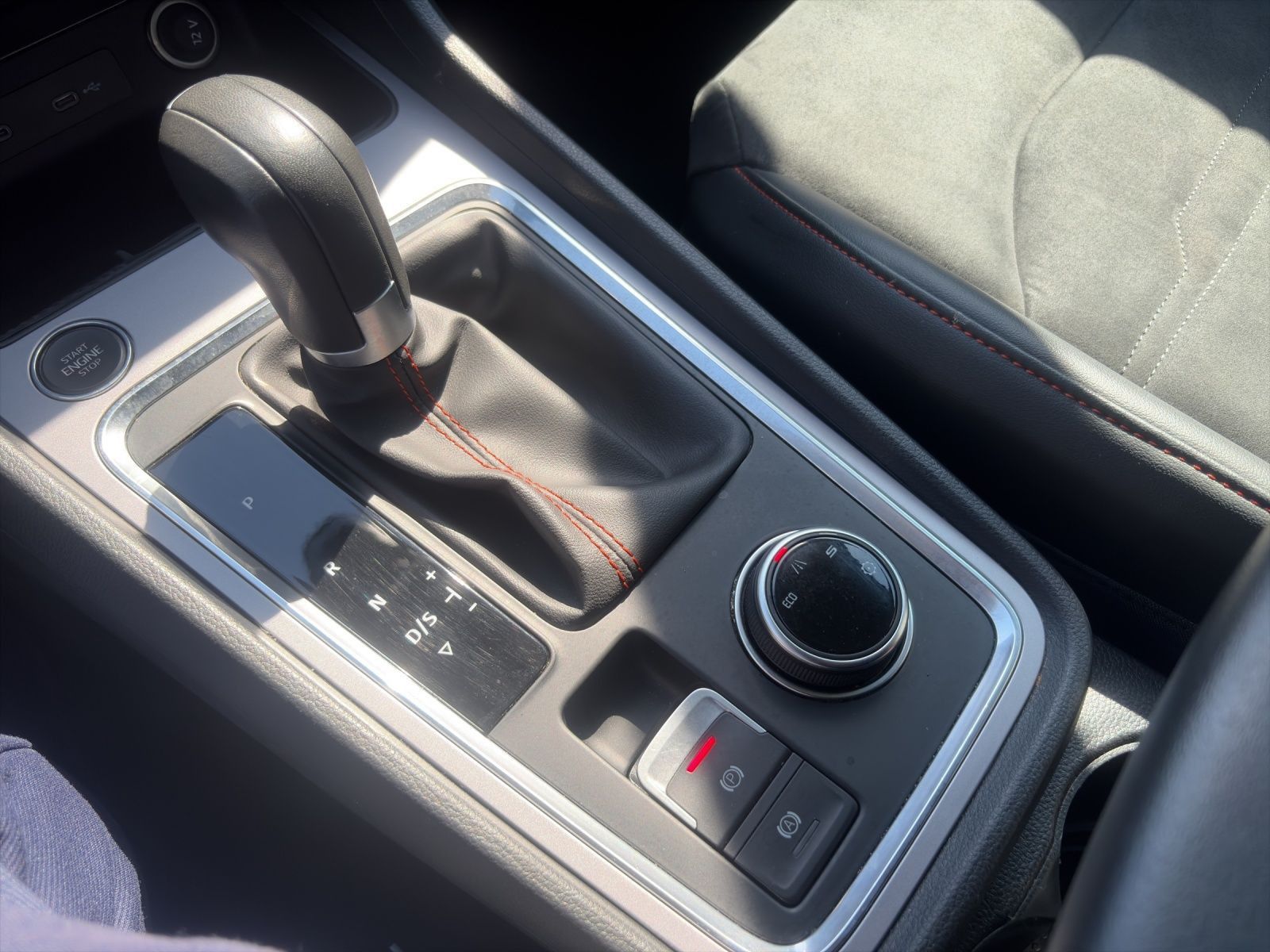 Seat Ateca FR 1.5 TSI NAVI BEATS ACC AHK FULL LINK